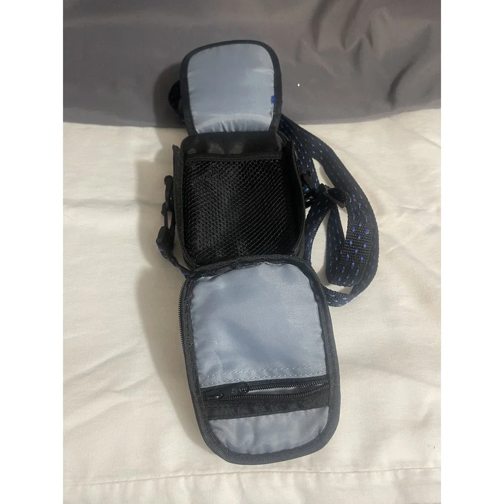 Samsonite black pockets